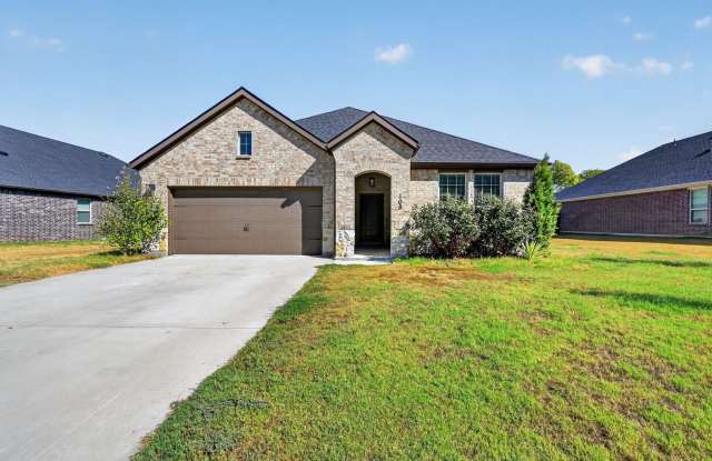 Charming and Modern 4 Bedroom, 2 Bathroom Home in Pilot Point TX!! Gallery 1