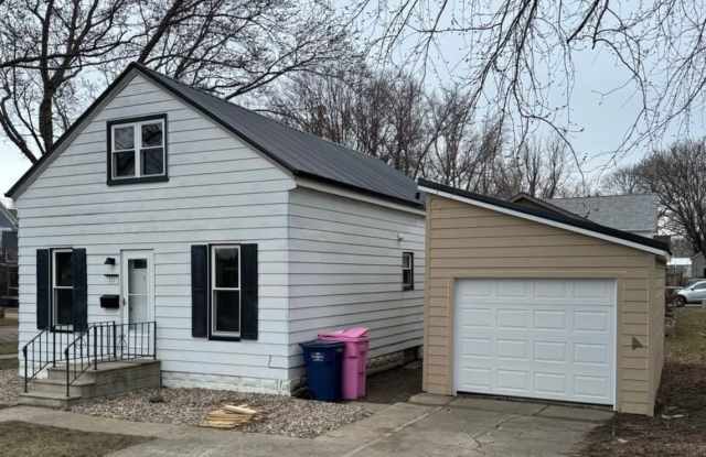 Newly Renovated 2 Bedroom Home Available for Rent in Orange City photos photos