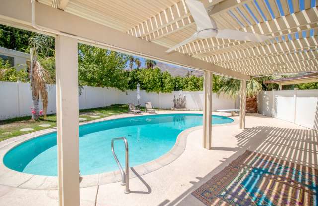 Beautiful 3 Bed / 2 Bath Cathedral City Home With Pool In the Cove! photos photos