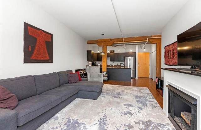 1735 W Diversey Parkway photos photos