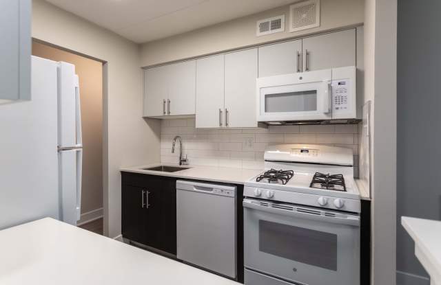 Lion's Gate Apartments photos photos