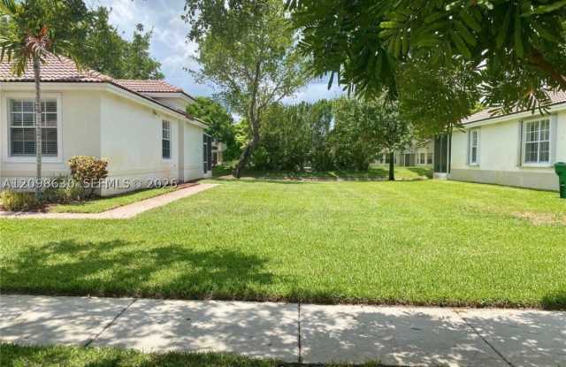18734 SW 28th Ct Gallery 2