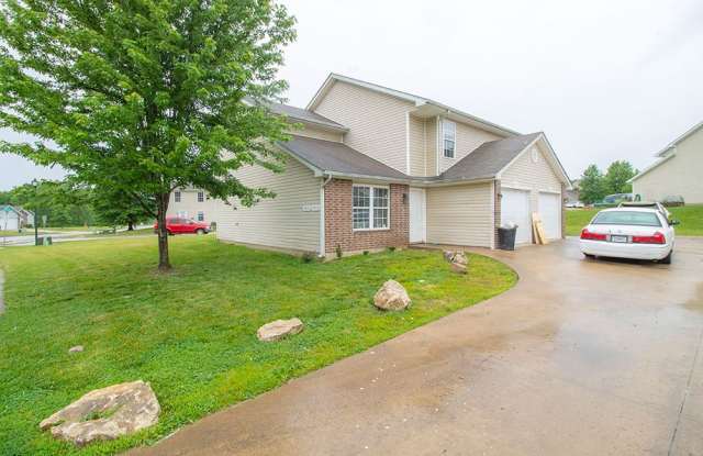Spacious 4 bedroom Duplex - Sublease photos photos