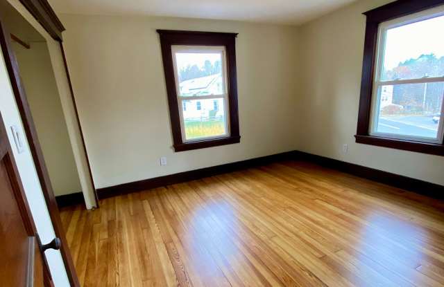312 Prospect St Gallery 4