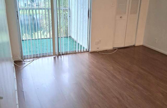 3301 NW 47th Terrace unit: 403 photos photos