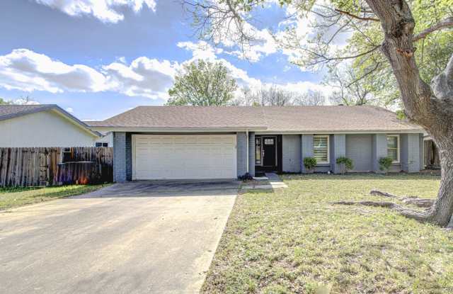 Modern 3 bed, 2 bath home with open-concept layout in a quiet street location! photos photos
