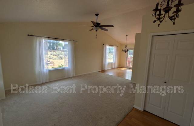 5734 South Hollyhock Place Gallery 3