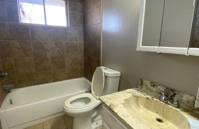 Cute 4 bedroom House photos photos