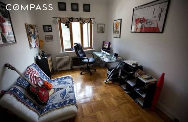 23 Bills Place Gallery 4