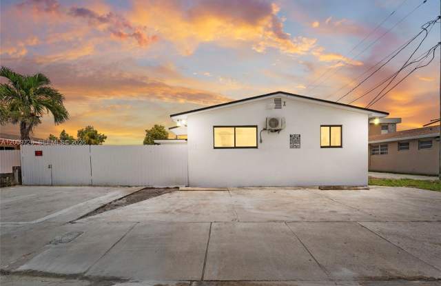 1370 W 29th St photos photos