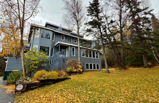 Multi-generational living space with VIEWS in Southpark! Gallery 1