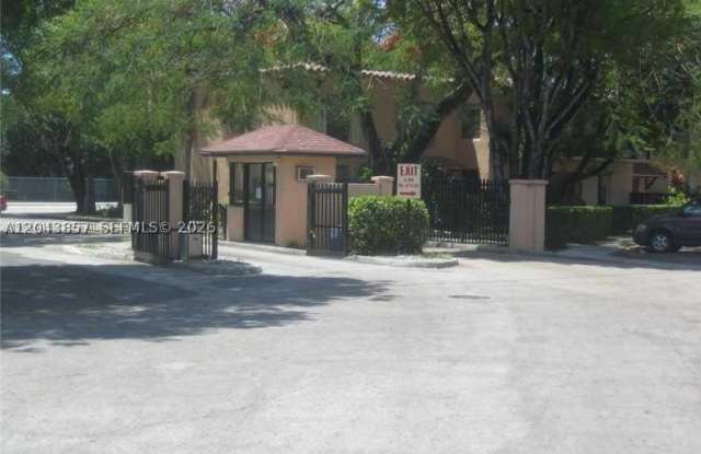 10794 N Kendall Dr Gallery 1