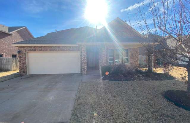 Beautiful 4 Bed 3 Bath Home in Mustang Schools With Storm Shelter photos photos