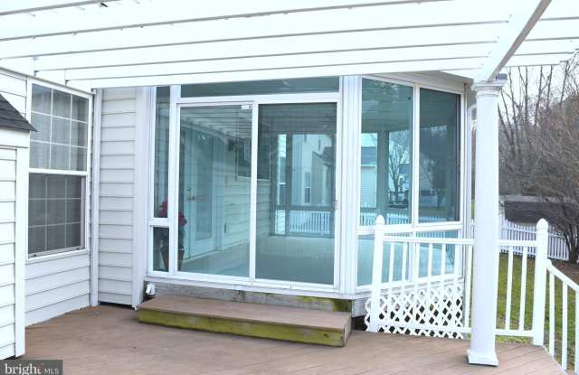 921 DENSMORE BAY COURT Gallery 4