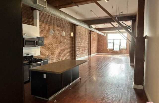 652 Mateo St photos photos