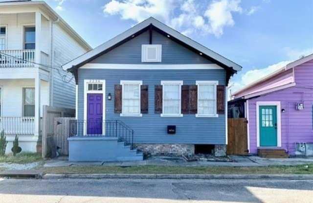2236 DELACHAISE Street photos photos