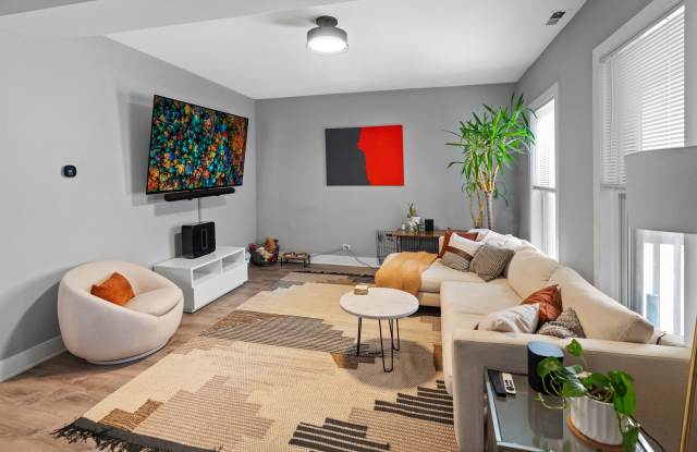452 North May Street - CH1 Gallery 3