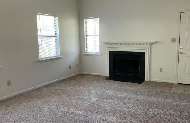 1812 Countrywood Boulevard Gallery 3