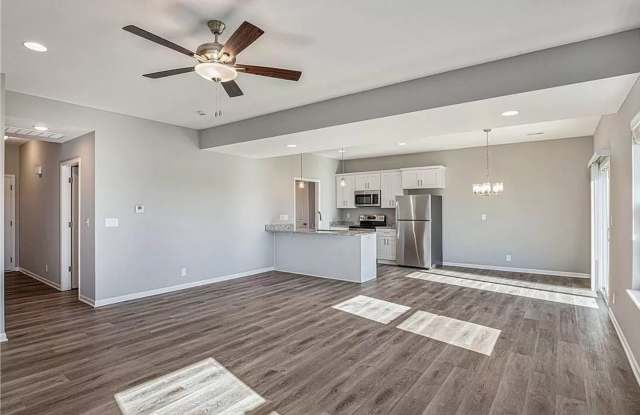 Stunning 4 Bedroom in Blue Springs! $1,000 Leasing Special!! Gallery 3