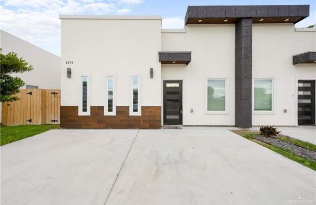 1513 W B Street photos photos