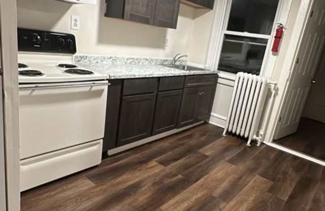 2 bedroom 1 Bath Renovated Apartment Section 8 Approved Gallery 4