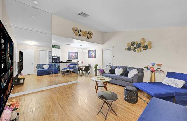 5131 LINDELL Road Gallery 4