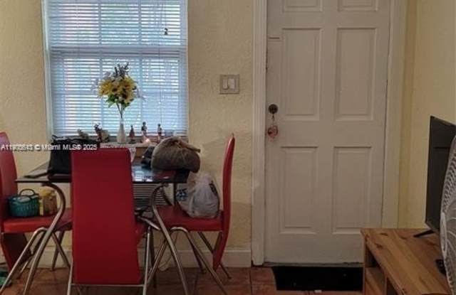 2441 SW 27th Ave photos photos