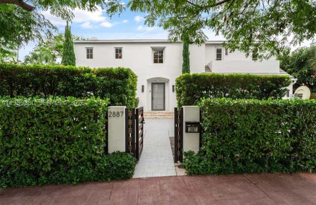 2887 Pine Tree Dr Gallery 4