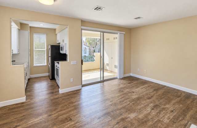 2 Bedroom Upper Unit In Carmel Valley Gallery 3