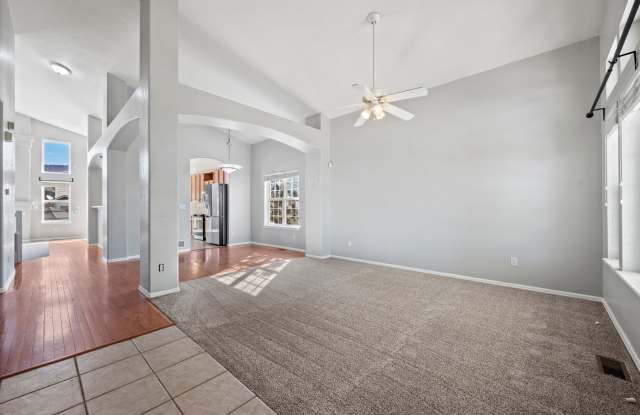 Spacious Single-Family Home in Aurora's Sterling Hills Community Gallery 4