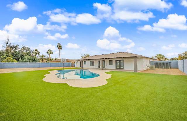 Tempe 5 bedroom 3 bath with pool and HUGE yard - 2037 East Riviera Drive, Tempe, AZ 85282