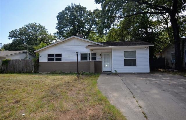 4404 Kings Oaks Lane - 4404 Kings Oaks Lane, Fort Worth, TX 76111