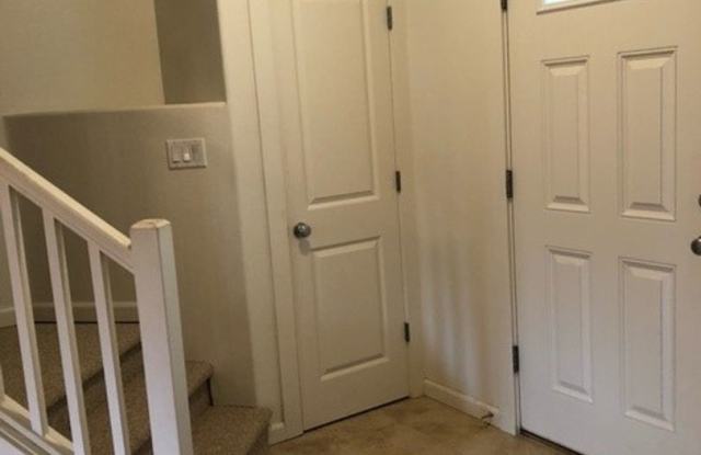 15921 SW Mortondale Lane ~ Lovely Townhome Gallery 3