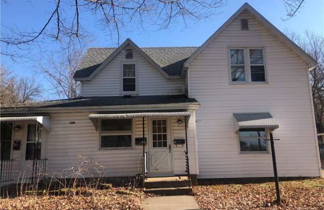 1308 11th Street E unit: 3 photos photos