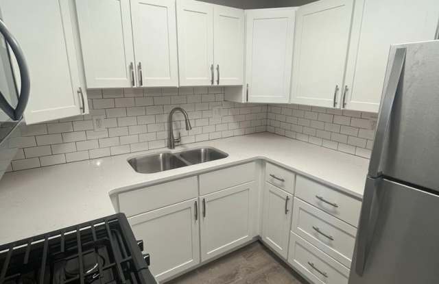 COMPLETELY REMODELED 3 BEDROOM IN DAVENPORT Gallery 4