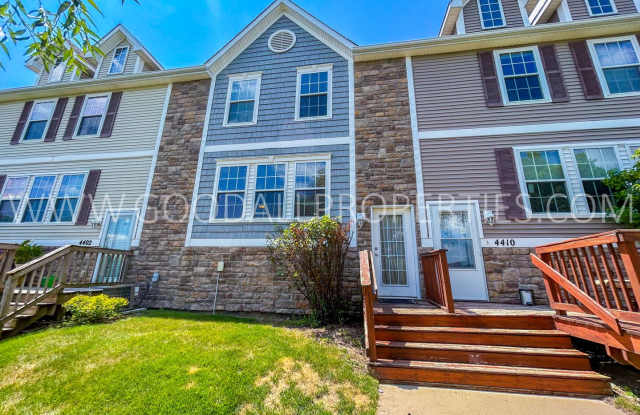 2 Bedroom, 2 full baths plus 2 Car garage Townhome in Urbandale. - 4406 152nd Street, Urbandale, IA 50323