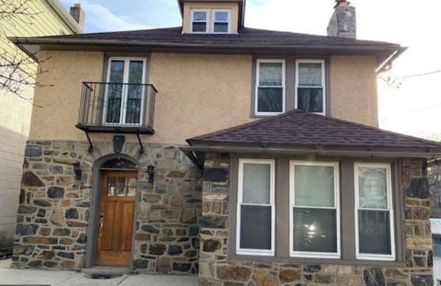 412 W BALTIMORE AVENUE - 412 West Baltimore Pike, Media, PA 19063