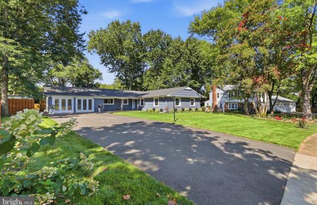 4140 POINT HOLLOW LN Gallery 2
