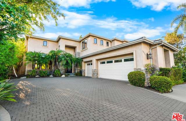 10445 Amberwood Lane Gallery 1