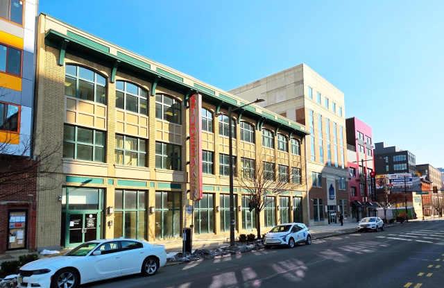 667 N BROAD Street Gallery 4