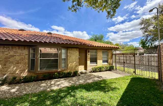 900 E Dallas Ave photos photos