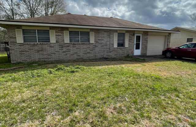 3 Bedroom, 1.5 Bathroom, Brick Home with large yard, and garage photos photos 3 Bedroom, 1.5 Bathroom, Brick Home with large yard, and garage photos photos