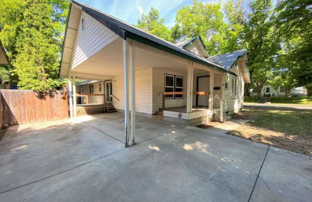 3 Bed, 2 Bath 1 block from CWU photos photos