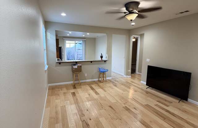 9855 Sheffield Way Gallery 2