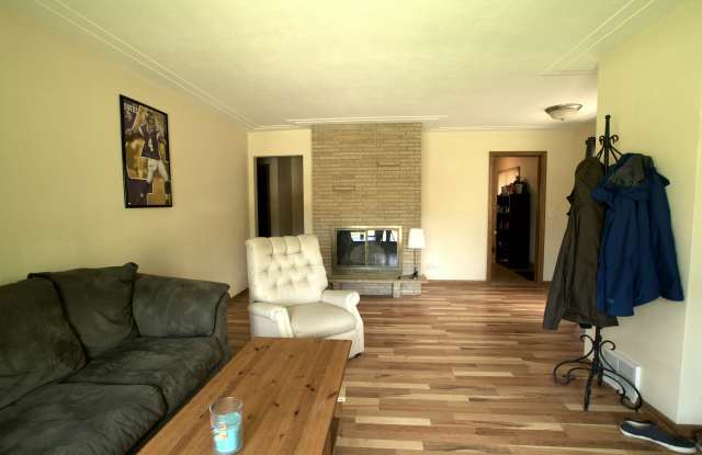 5521 Penn Avenue South Gallery 2