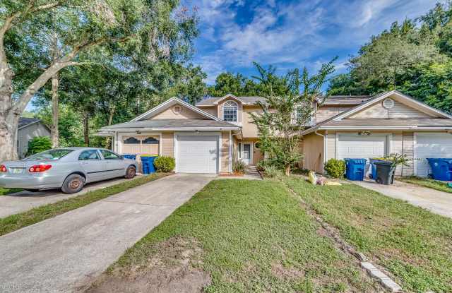 7605 RAIN FOREST DR N Gallery 2