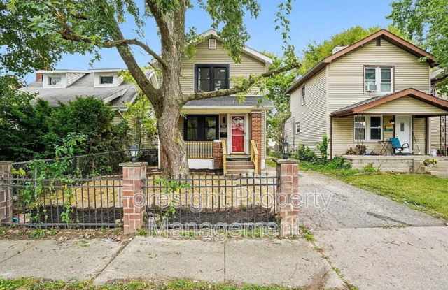 718 Hanford Street Gallery 1