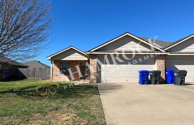3 bedroom/2 bath duplex in Midway ISD photos photos