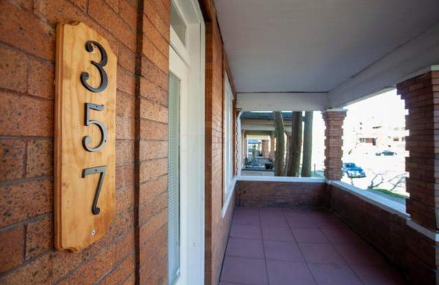 Huge Brick OSU Campus Single Family House! Gallery 3