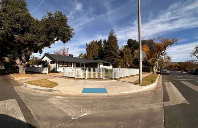 3021 W Clark Avenue photos photos
